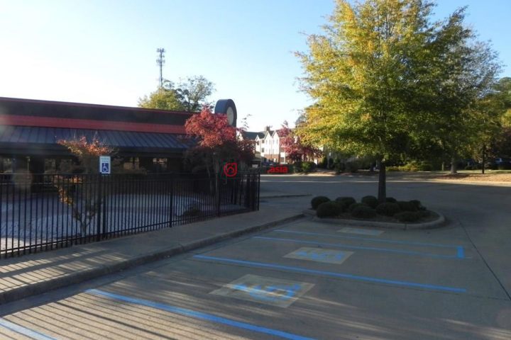 美国阿拉巴马州奥本总占地4735平方米的商业地产